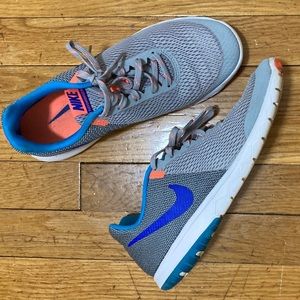 Nike Flex Experience RN5 Running Athletic Sneakers Excellent Condition SIZE 9
